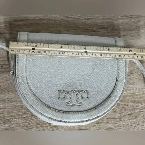 Tory Burch Cream Leather Serif T Crossbody Saddle Bag Purse - Picture 13 of 16